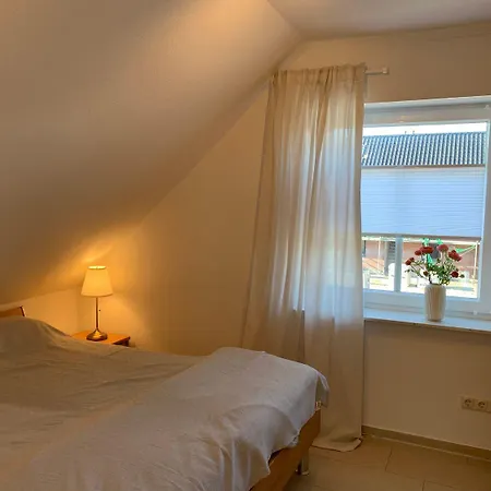 Haus-am-see-kolkstr-1-og-rechts アパート *