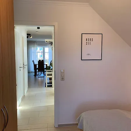Haus-am-see-kolkstr-1-og-rechts アパート *